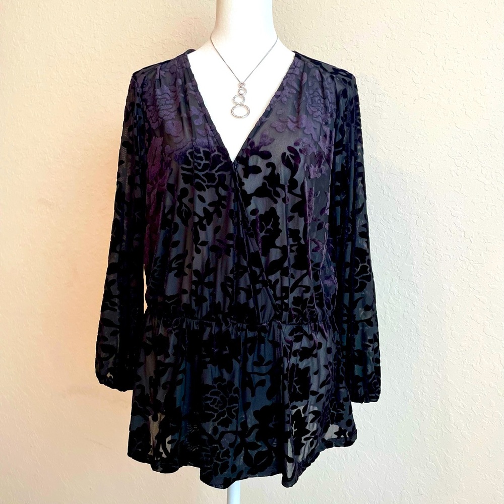 NWOT Halogen V-Neck Floral Deep Purple and Black Blouse Sz. M